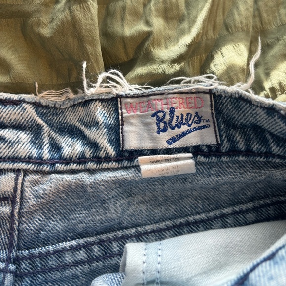 Weathered Blues, Vintage 80’s Acid Wash Shorts! - Picture 2 of 4